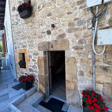 Apartamentos San Roque Arenas De Cabrales Extérieur photo